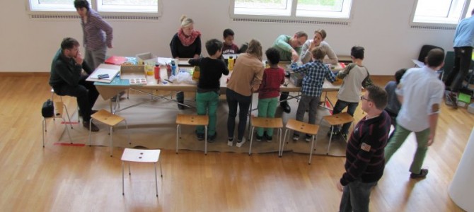 Zeit mit Kindern – „living in a box“ Zeit mit Kindern – „living in a box“